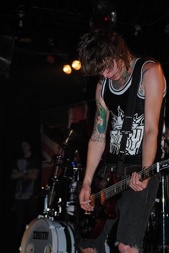 Ben Bruce playing the Gibson Studio guitar