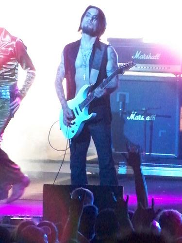 Dave Navarro playing guitar at concert