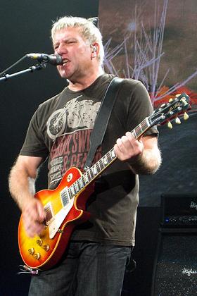 Alex Lifeson on the Gibson Les Paul
