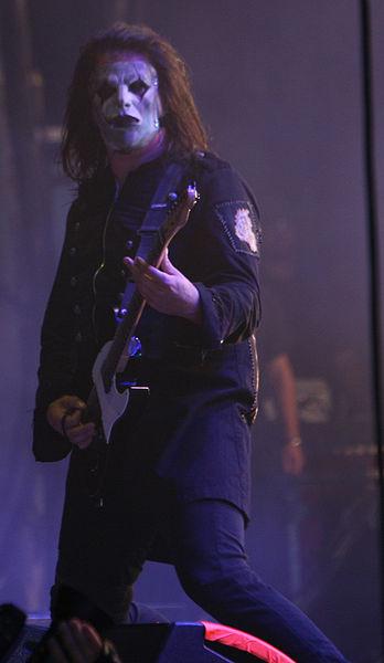 Jim on Fender guitar