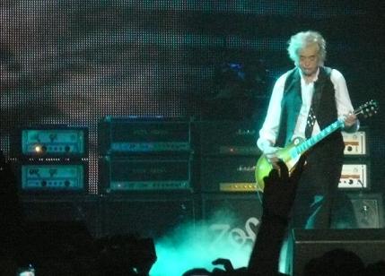 Jimmy page with amps and guitar