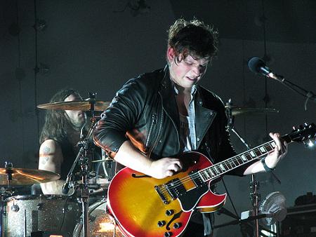 Matthew Followill live on guitar