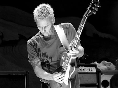 Mike McCready live with Pearl Jam