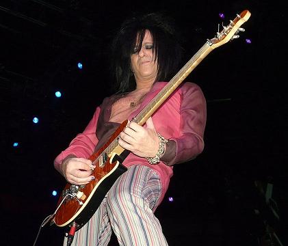 Steve Stevens on guitar